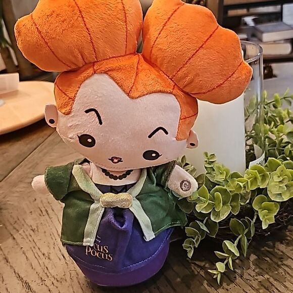 Disney hocus pocus winifred sanderson animated music plush - Picture 6 of 6